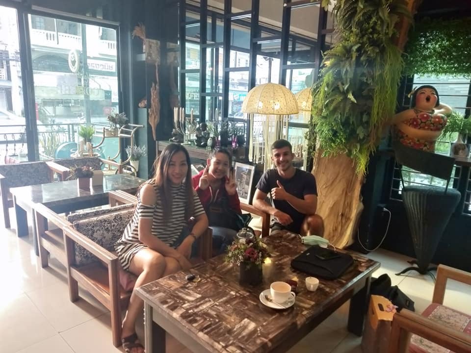 Private English language tutoring is a great way to supplement your teacher's salary in Thailand and save even more