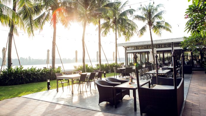 Dining along the Saigon River 