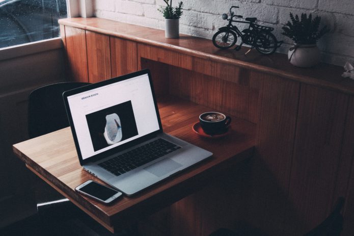 Macbook - Top 10 travel items