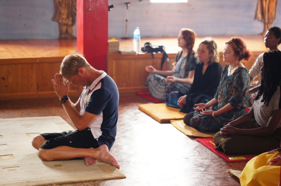 TESOL students learn about Thai mediation during the cultural orientation week in Thailand