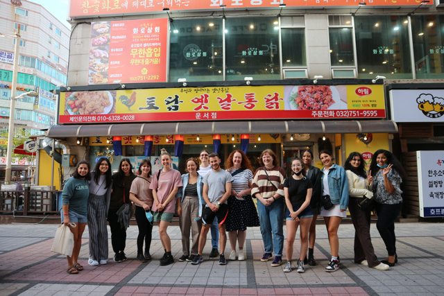 Our in-class TEFL teachers enjoy a delicious welcome dinner in Incheon