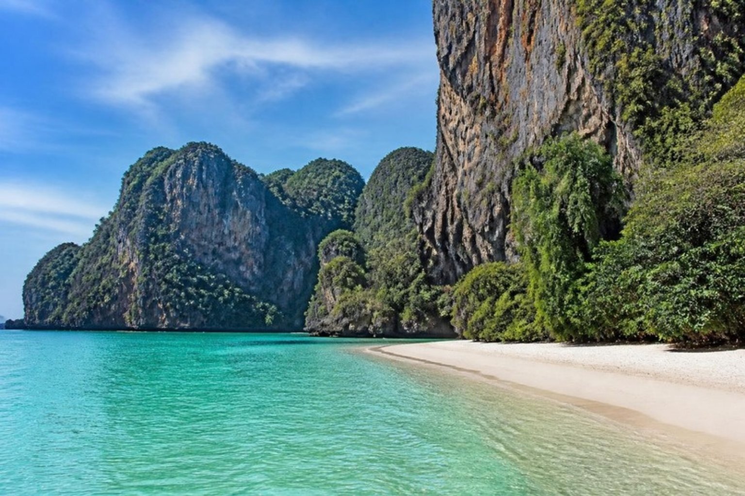 Picture yourself spending your time off in places like this: sun-soaked beaches, turquoise water and the kind of natural beauty that makes Thailand unforgettable.