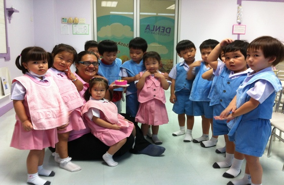 Teaching Kindergarten children English in Thailand